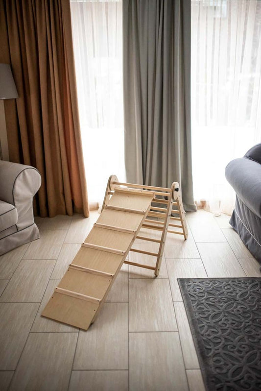 Indoor Kletterdreieck / Spielplatz mit doppelseitiger Rutsche aus Holz 65 cm