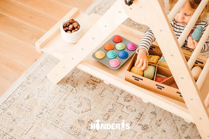 Indoor Kletterdreieck / Spielplatz mit doppelseitiger Rutsche aus Holz 80 cm